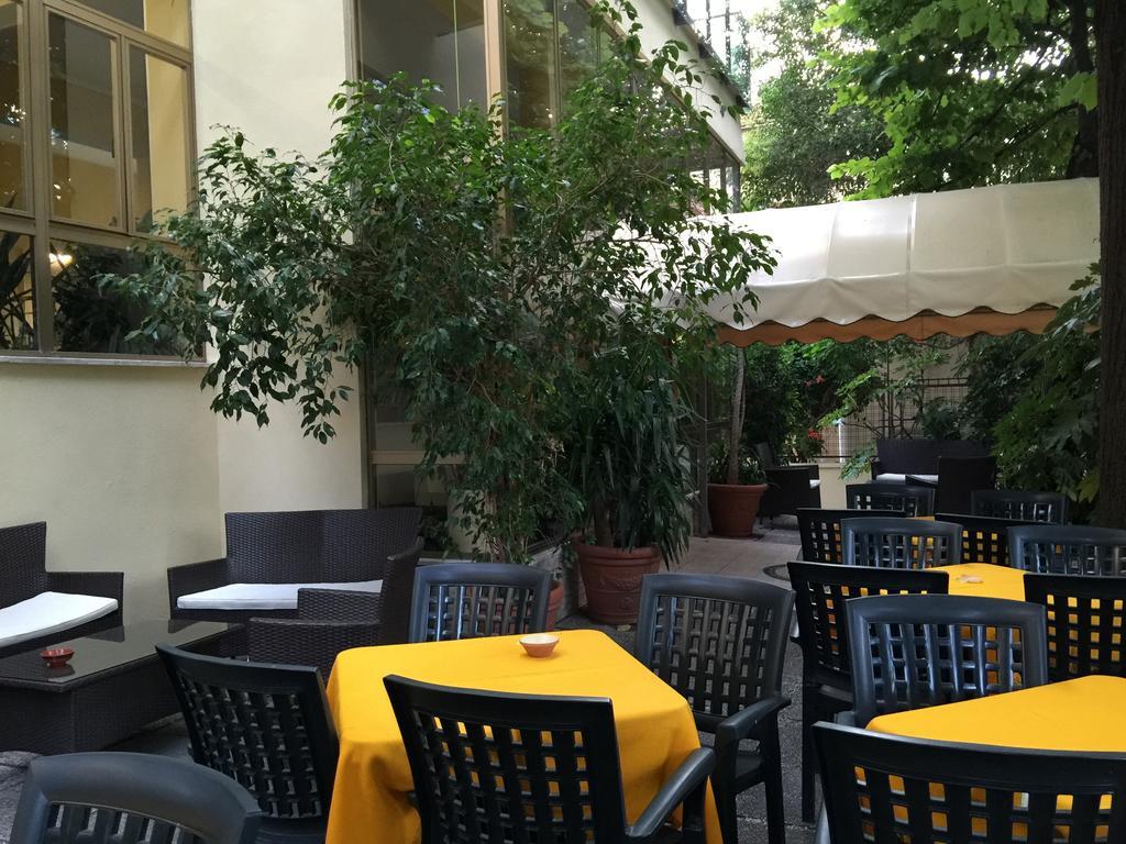 Hotel Athena Пезаро Екстер'єр фото